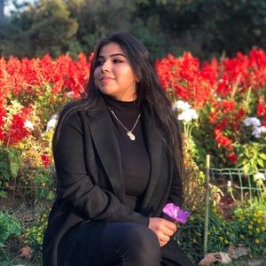 Meet your Posher, Mayra